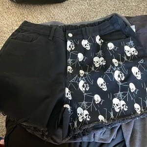 Skull shorts